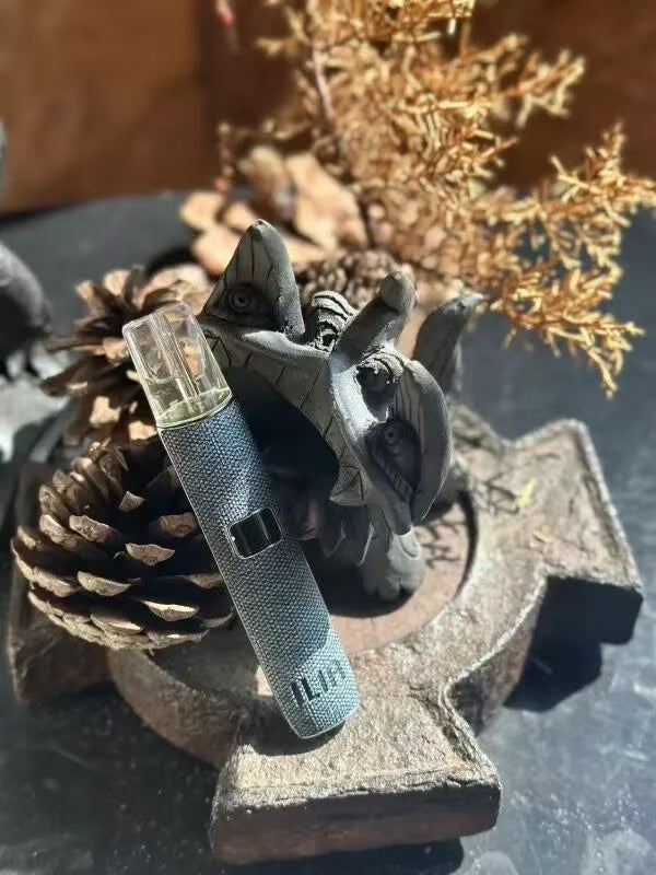 【ILIA哩亞布紋主機】 一代革調系列高檔色系換彈式霧化桿/兩段式調節功率電子煙主機/通用哩啞，lana，sp2等一代煙彈-VAKA糖果雲煙館